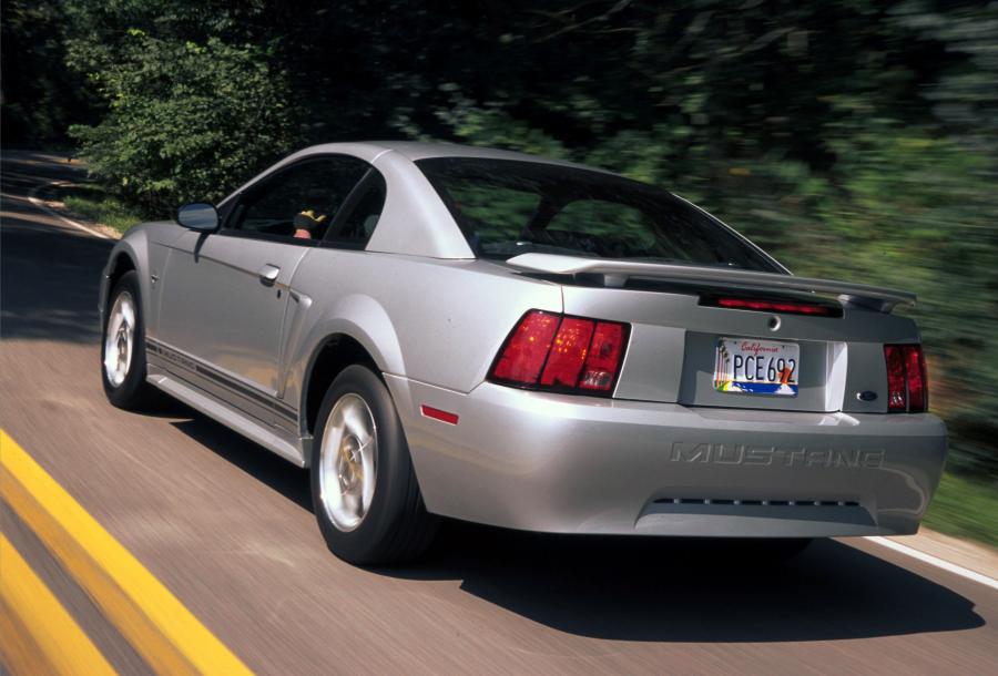 Ford Mustang 1999 года  (фото 53 из 60)